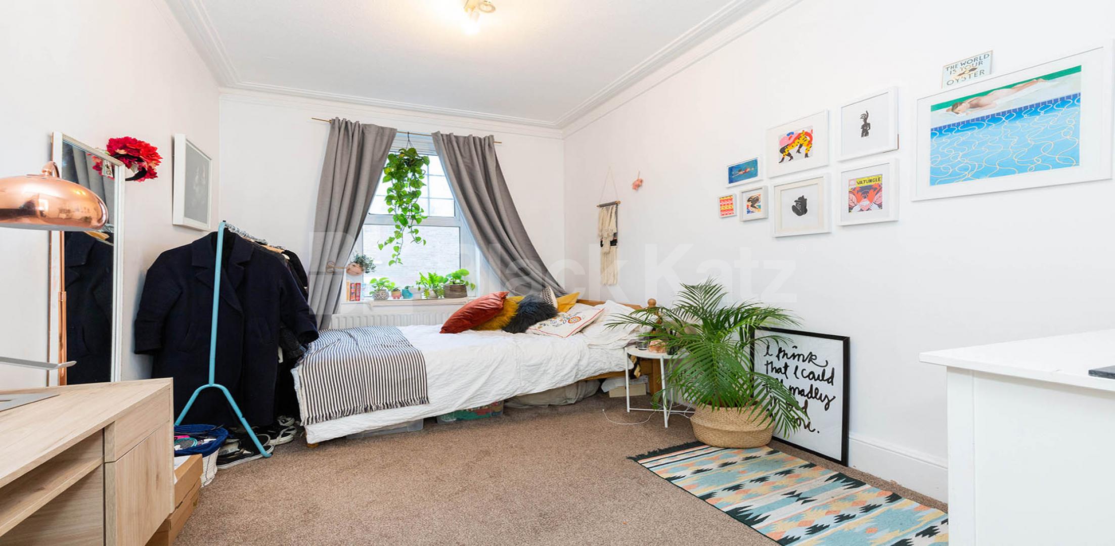 			2 Bedroom, 1 bath, 1 reception Flat			 Tottenham Lane, Crouch End